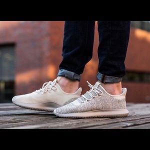 Women’s Adidas Tubular Shadow Sneaker US6 Beige